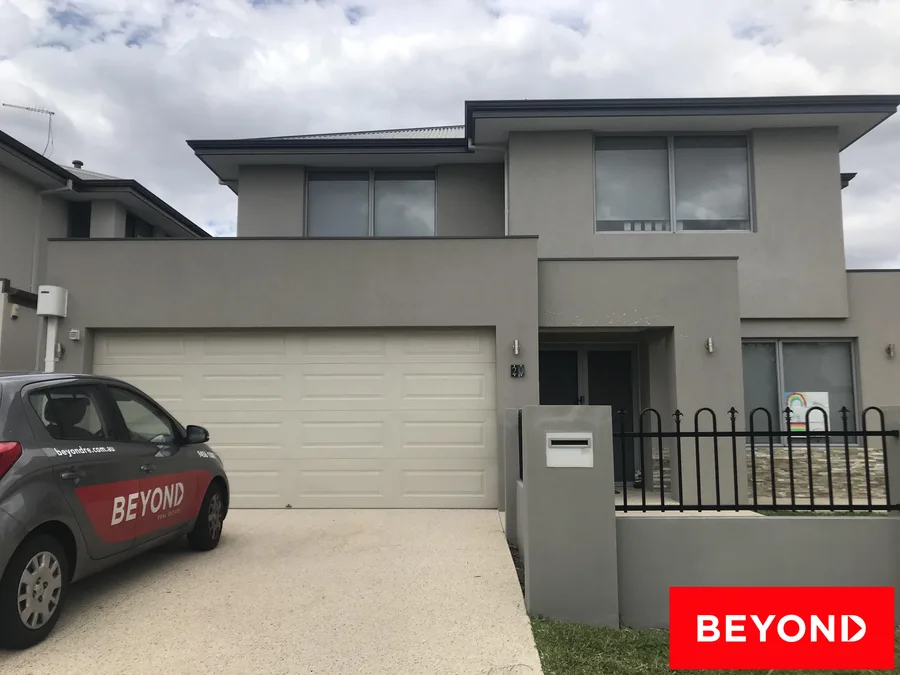 20 Lee-Steere Crescent, PIARA WATERS