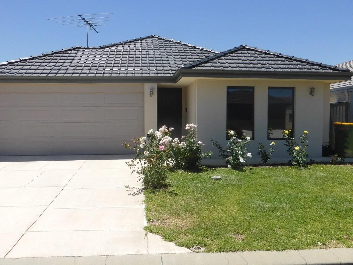 4 Gregg Place, CANNING VALE — photo 1